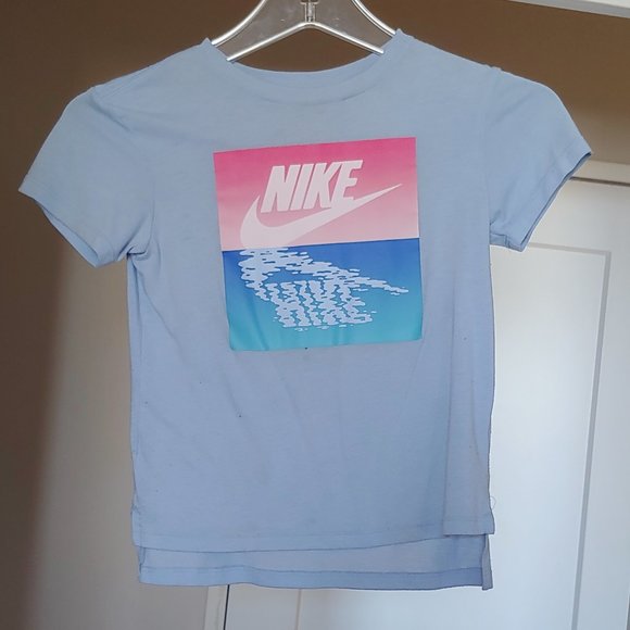 GENTLY USED, VINTAGE LOOK, NIKE TEE SHIRT, SMALL!!! - Picture 1 of 3
